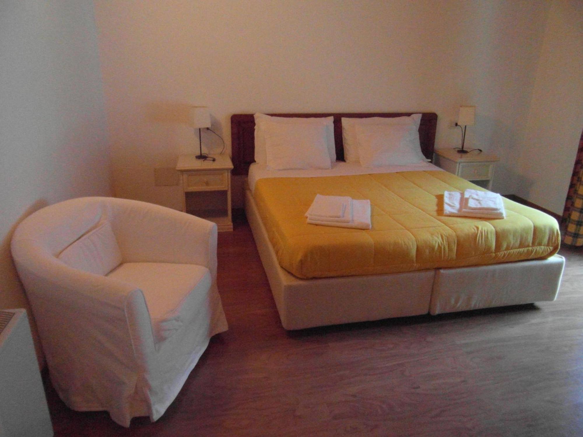 Residence I Fiori Piantedo Стая снимка